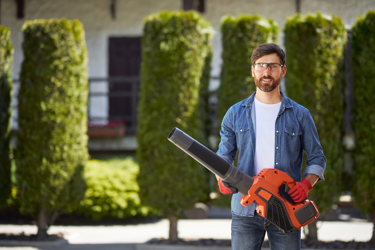 6 Tools That Will Improve Your Plumbing Customer Service