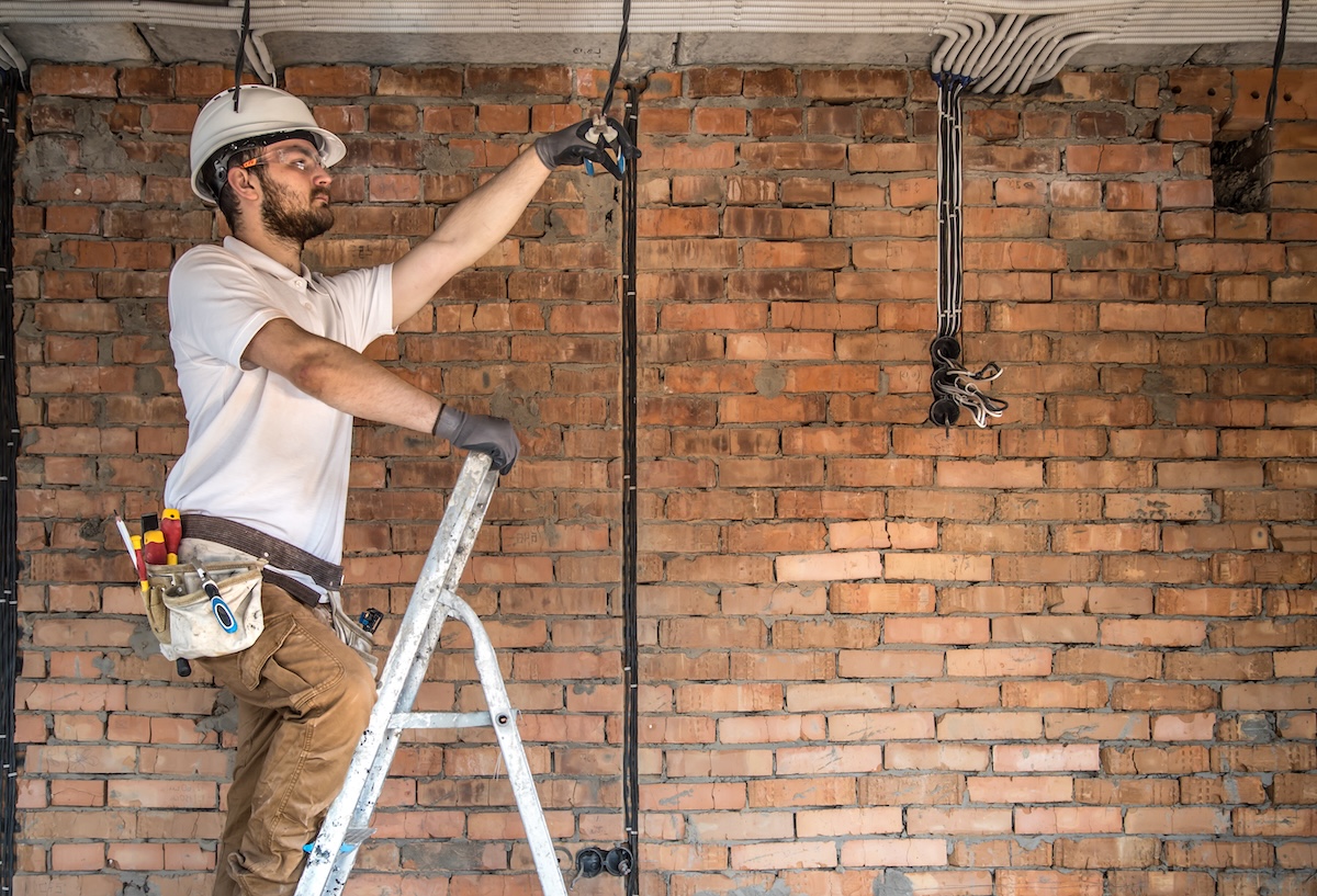 Electrician Advertising Slogans to Advertise Your Brand