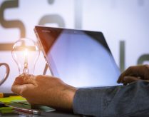 laptop-with-lighting-lamp