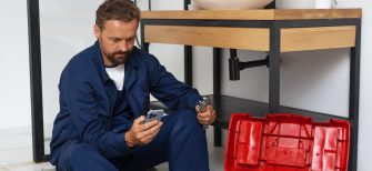 plumbing-professional-doing-his-job